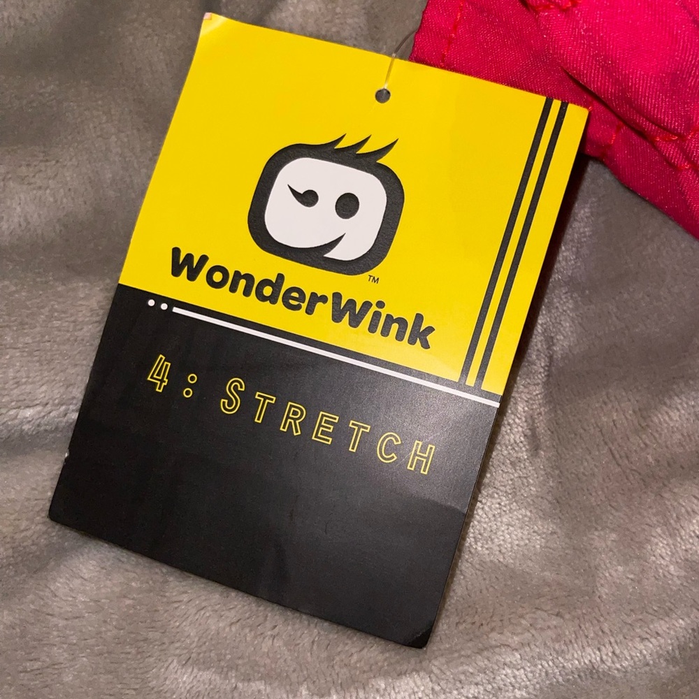 Wonder Wink 4 stretch